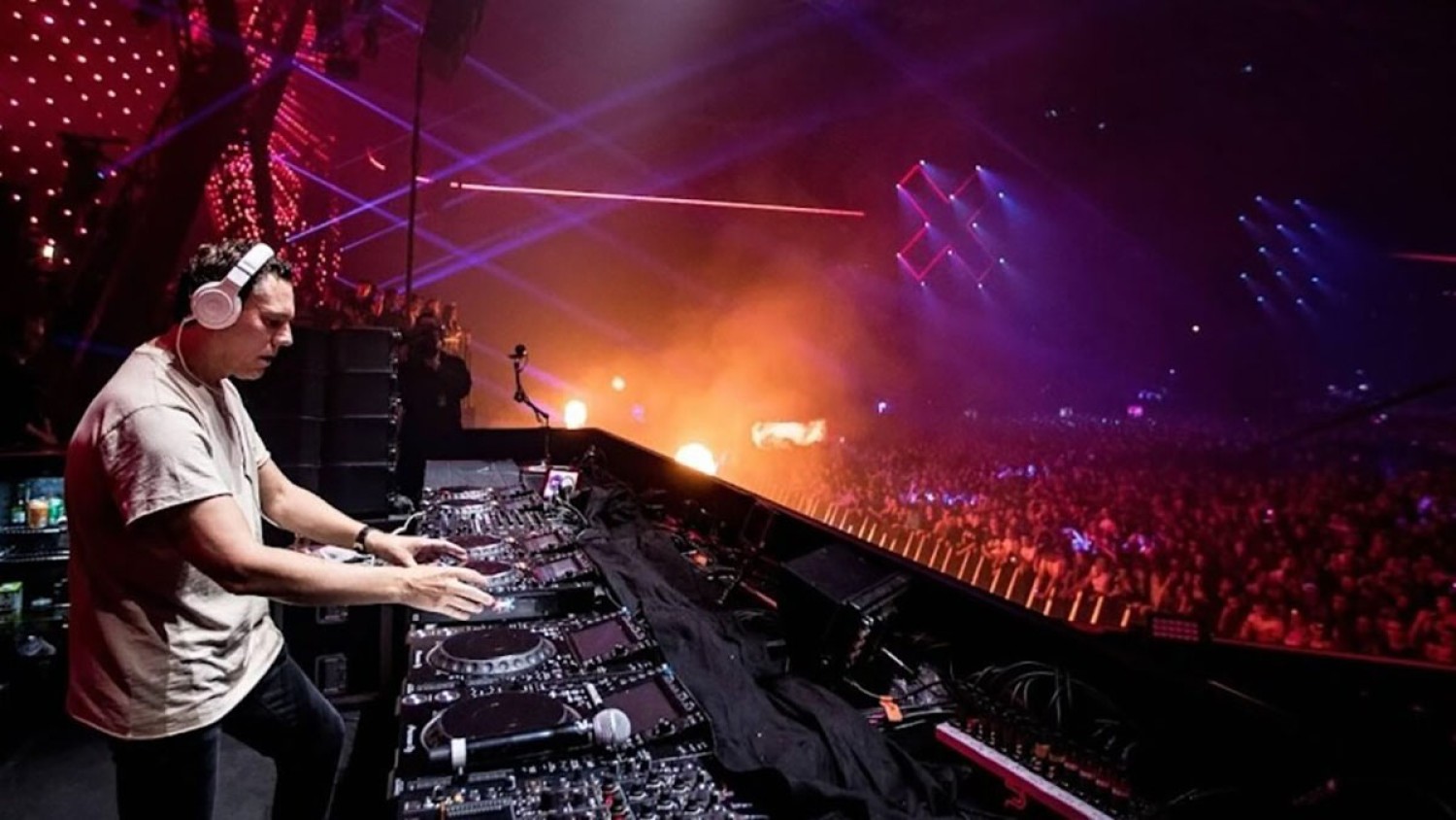 Party nieuws: Tiësto grote winnaar bij Buma Awards